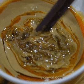腐乳VS方便面调料：现代食品科技下的鲜味对决